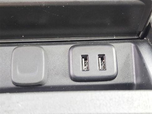 Used 2020 GMC Yukon Denali w/ Denali Premium Package image 32