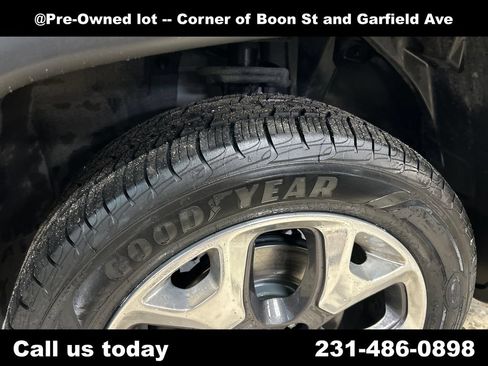 Used 2019 Jeep Compass Limited w/ Safety & Security Group AWD/4WD image 12