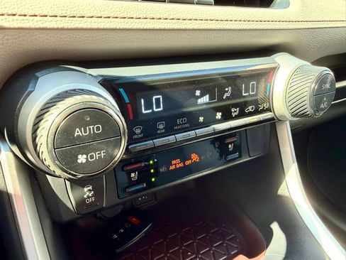 Used 2024 Toyota RAV4 Limited w/ Weather Package AWD/4WD image 18