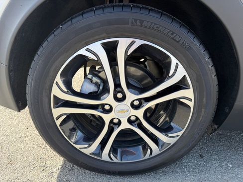 Used 2019 Chevrolet Bolt Premier w/ Infotainment Package image 52