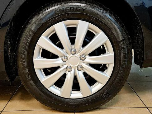 Used 2017 Toyota Camry LE image 28