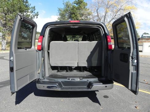 Used 2017 Chevrolet Express 3500 LT w/ LT Preferred Equipment Group image 22