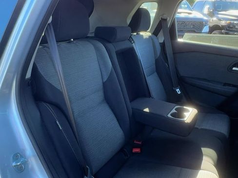 Used 2022 Nissan Rogue SV AWD/4WD image 13