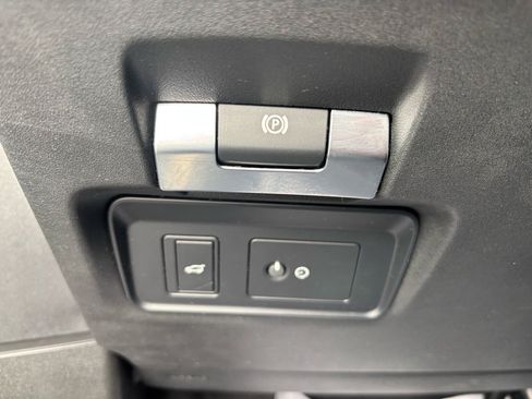 Used 2023 Land Rover Range Rover Evoque R-Dynamic S image 16