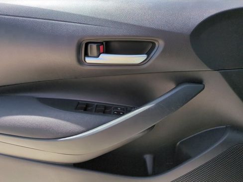 Used 2020 Toyota Corolla LE FWD image 11