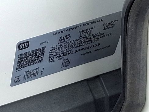 Certified 2023 Cadillac Escalade Premium Luxury image 31