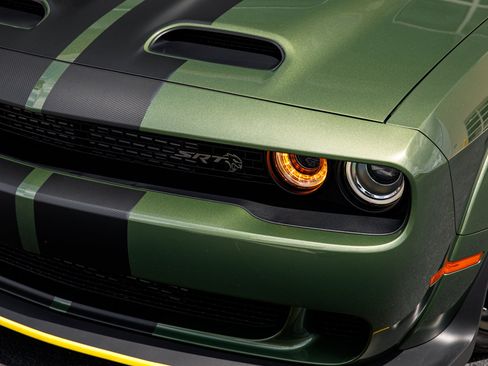 Used 2021 Dodge Challenger SRT Hellcat Redeye RWD image 3