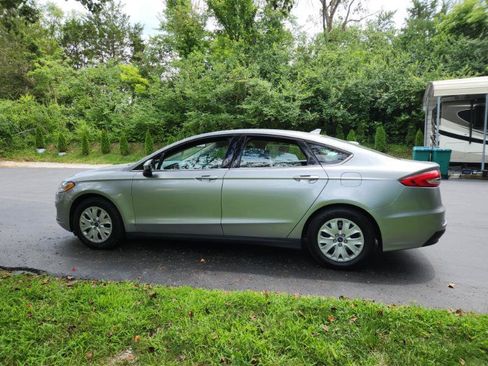 Used 2020 Ford Fusion S FWD image 4