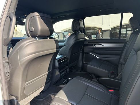 New 2026 Jeep Grand Wagoneer 4WD image 20