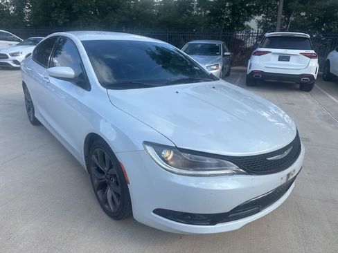Used 2015 Chrysler 200 S w/ Navigation & Sound Group I FWD image 2
