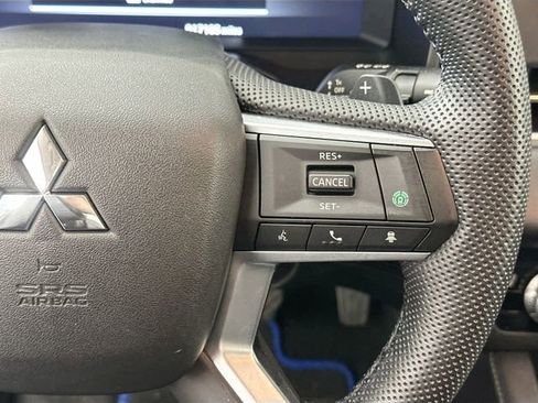 Used 2023 Mitsubishi Outlander SE image 23