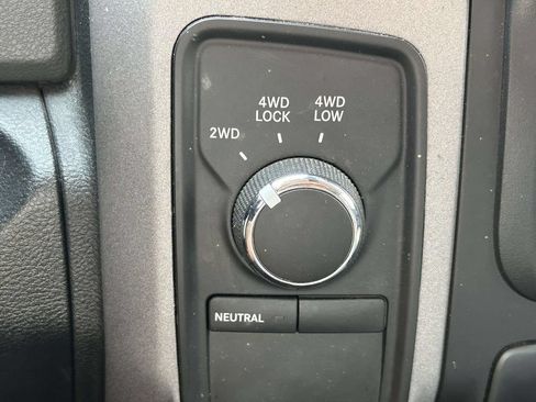 Used 2014 RAM 1500 Express AWD/4WD image 23