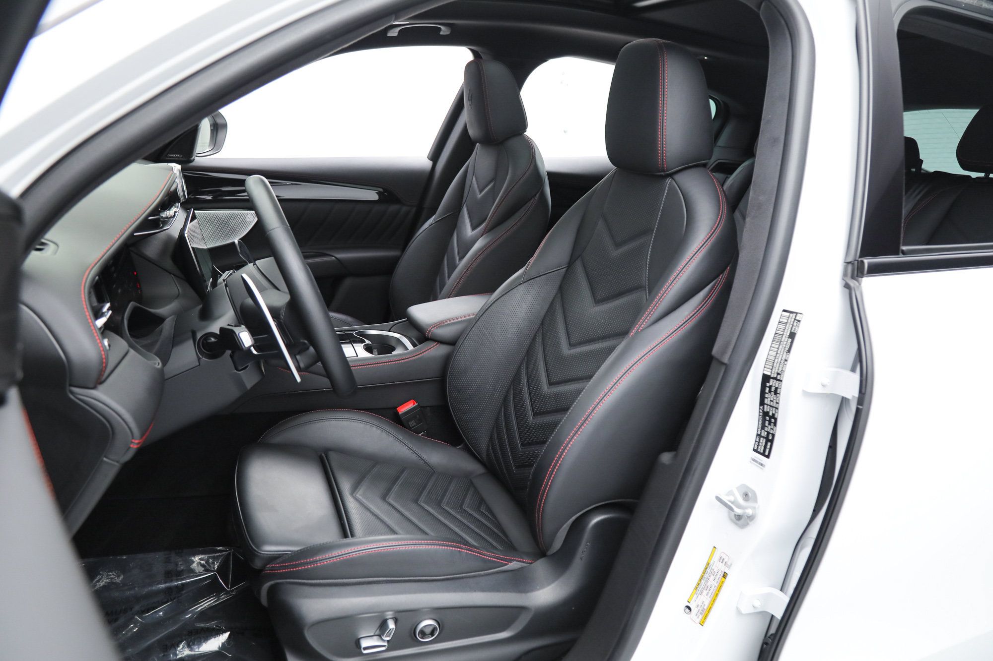 Certified 2023 Maserati Grecale Modena AWD/4WD image 14
