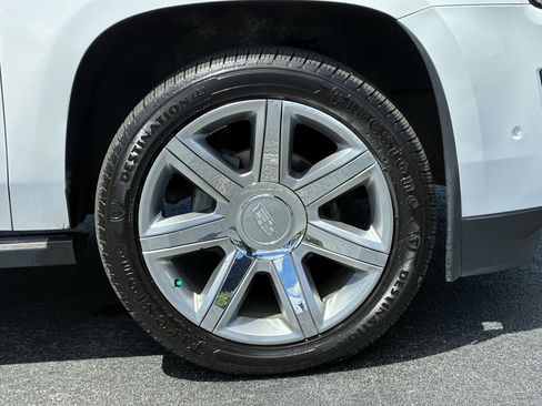 Used 2019 Cadillac Escalade ESV Premium Luxury AWD/4WD image 7