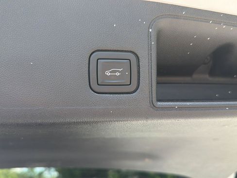 Certified 2024 GMC Terrain SLT FWD image 34