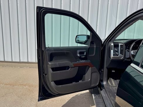 Used 2018 GMC Sierra 1500 SLE w/ Suspension Package, Off-Road AWD/4WD image 14