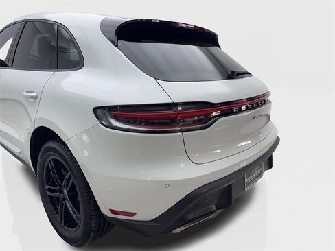 Used 2023 Porsche Macan Turbo image 19