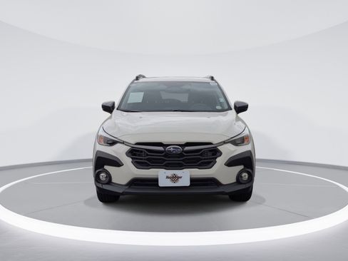 Used 2024 Subaru Crosstrek 2.0i Premium AWD/4WD image 2