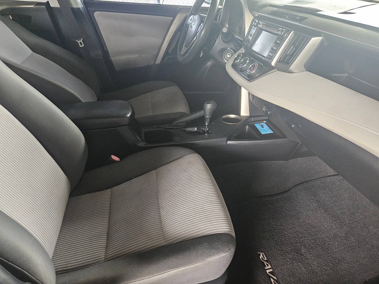 Used 2014 Toyota RAV4 LE FWD image 15