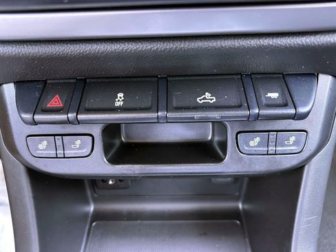 Used 2022 Chevrolet Colorado LT w/ Luxury Package AWD/4WD image 24