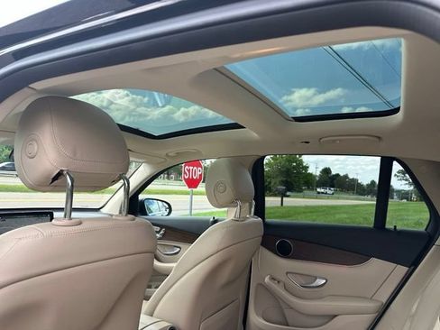 Used 2022 Mercedes-Benz GLC 300 4MATIC image 41