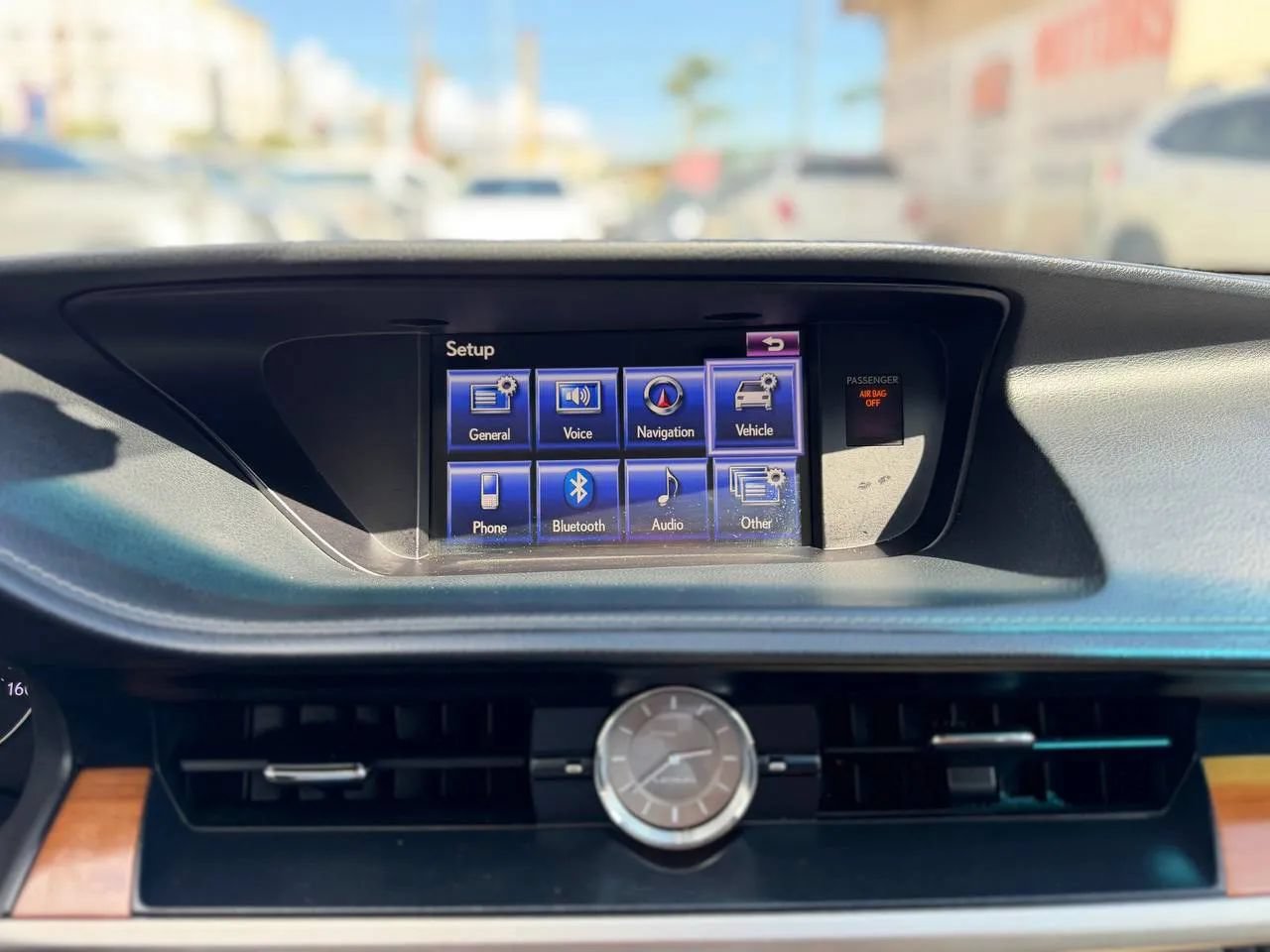 Used 2014 Lexus ES 300h w/ Premium Package w/Bamboo Trim FWD image 43