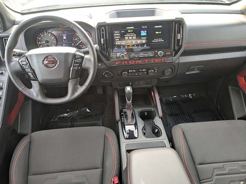 Used 2025 Nissan Frontier PRO-4X w/ Interior Protection Package AWD/4WD image 15