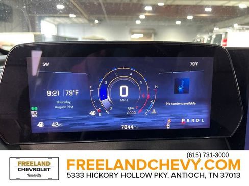 Used 2024 Chevrolet Traverse RS image 19