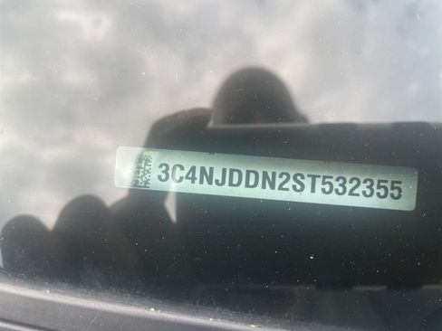 Used 2025 Jeep Compass Trailhawk image 29