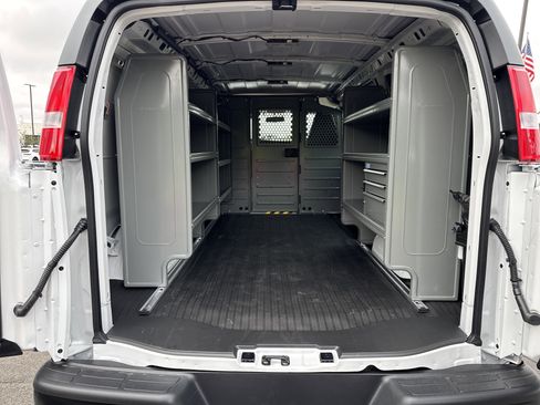 New 2025 GMC Savana 2500 w/ Driver Convenience Package image 29