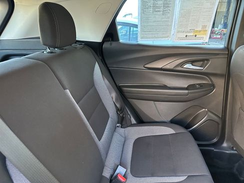 Used 2025 Chevrolet TrailBlazer LT image 35