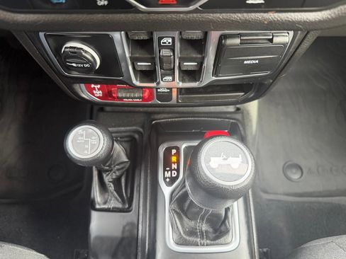 Used 2024 Jeep Wrangler Willys image 22