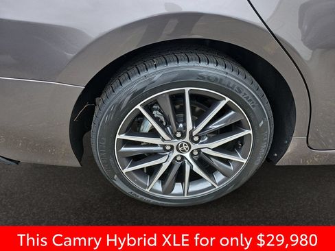 Used 2023 Toyota Camry XLE FWD image 43