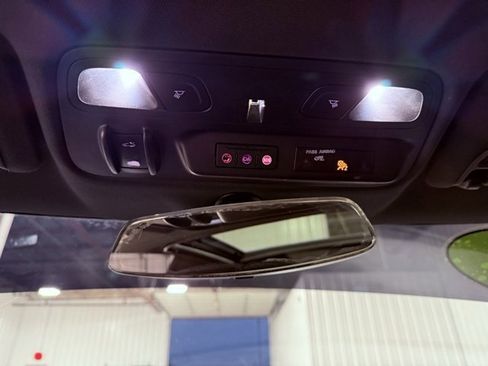 Used 2019 Chevrolet Camaro LT image 25