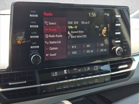 Used 2024 Toyota Sienna XLE w/ XLE Plus Package FWD image 13