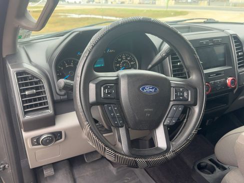 Used 2017 Ford F150 XLT image 11