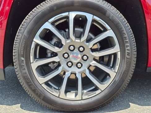 Used 2021 GMC Acadia Denali w/ Denali Technology Package AWD/4WD image 12