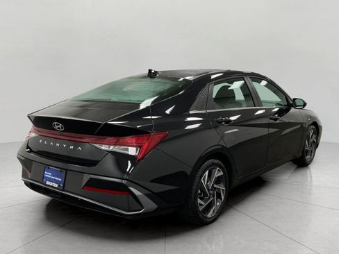 Certified 2025 Hyundai Elantra SEL FWD image 3
