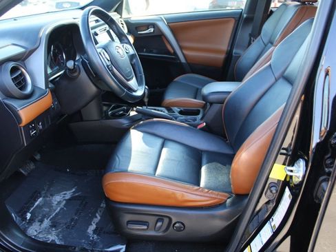 Used 2016 Toyota RAV4 SE image 17