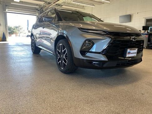 Certified 2023 Chevrolet Blazer RS w/ Driver Confidence II Package image 3