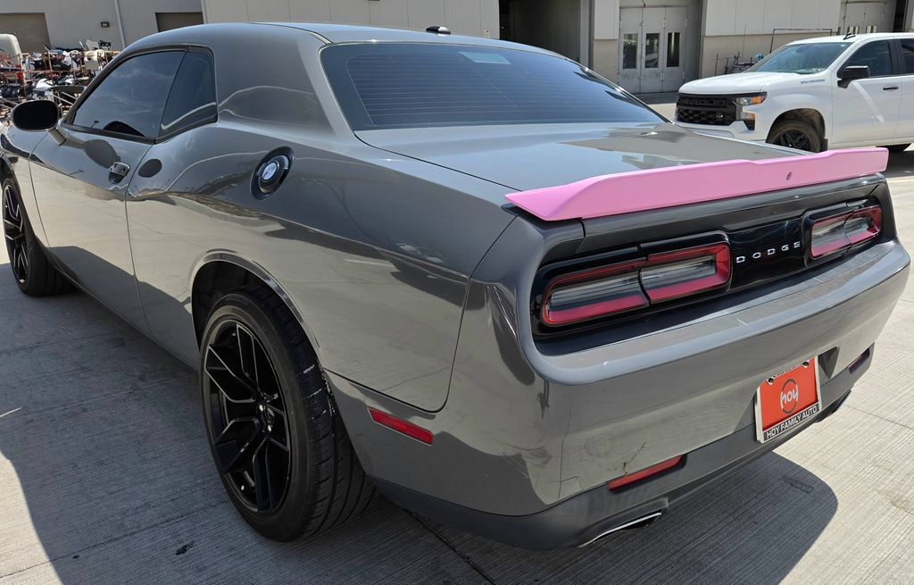 Used 2018 Dodge Challenger SXT RWD image 7