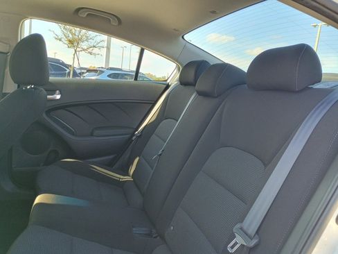 Used 2017 Kia Forte LX image 16