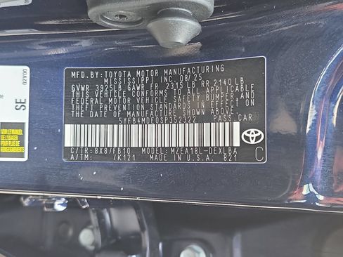 Used 2025 Toyota Corolla LE FWD image 33