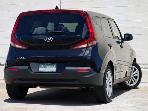 Used 2020 Kia Soul LX FWD image 4