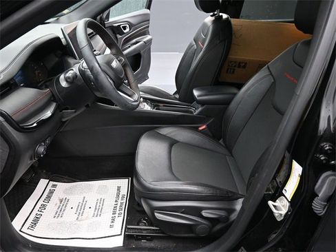 Used 2024 Jeep Compass Trailhawk image 10