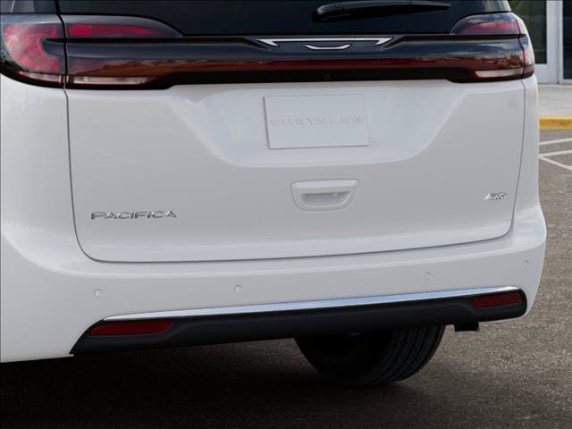 New 2027 Chrysler Pacifica Select w/ Family Tech Group AWD/4WD image 13