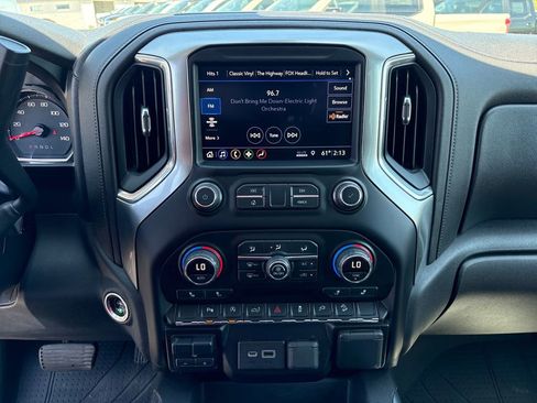 Used 2019 Chevrolet Silverado 1500 RST AWD/4WD image 31