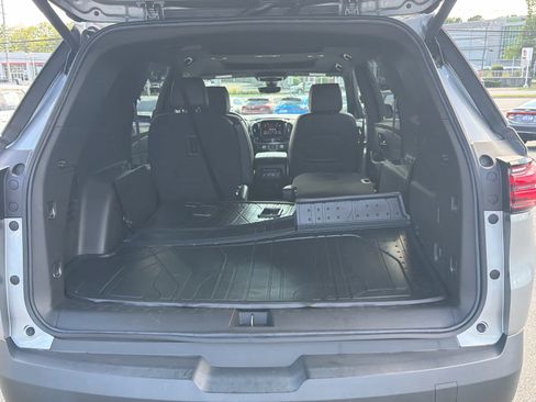 Certified 2023 Chevrolet Traverse RS w/ LPO, Floor Liner Package AWD/4WD image 32