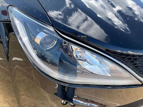 Used 2017 Chrysler Pacifica Limited FWD image 30