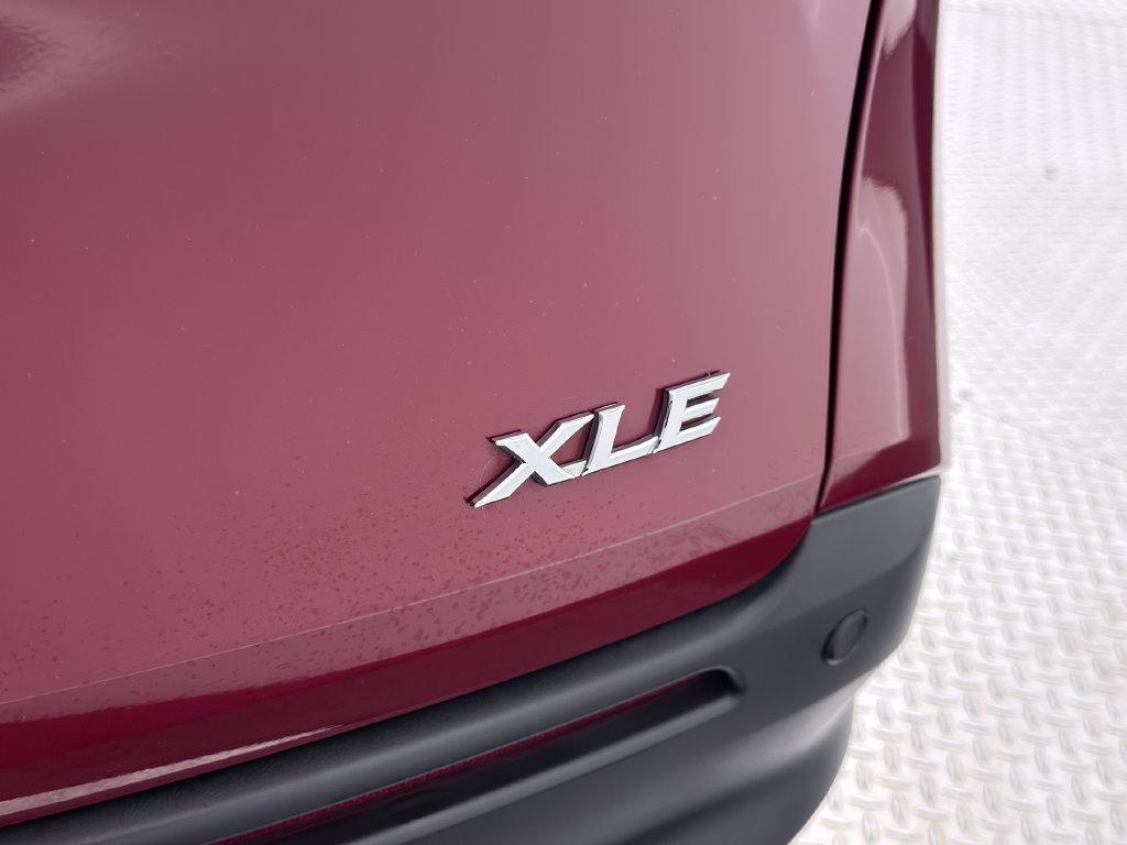 Used 2025 Toyota Sienna XLE w/ XLE Plus Package AWD/4WD image 12